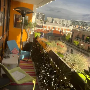 Habitación en casa particular A L'ombre De La Tour Eiffel Au Bord De La Seine, París